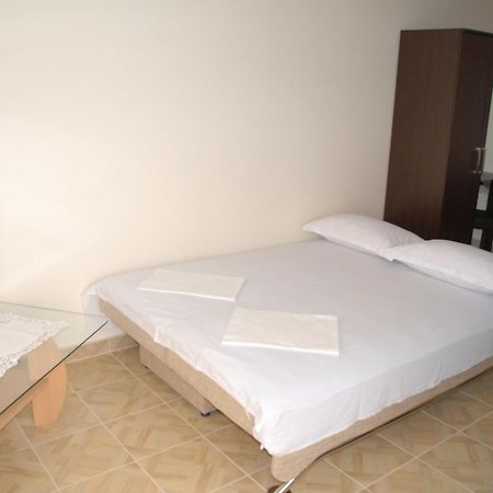 Guest House Evropa 2 Ulcinj Buitenkant foto