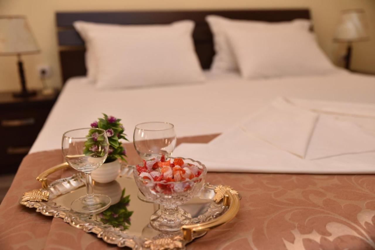 Guest House Evropa 2 Ulcinj Buitenkant foto