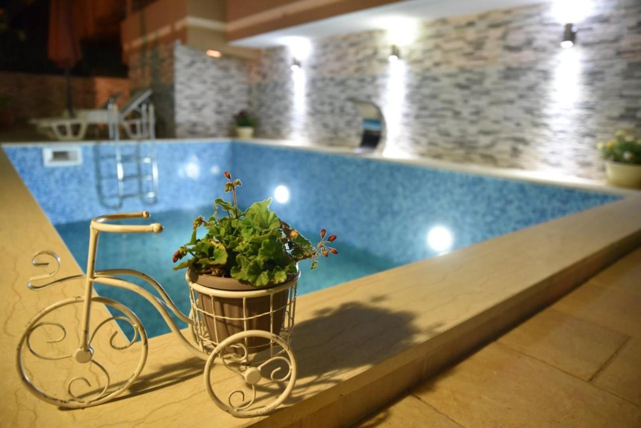 Guest House Evropa 2 Ulcinj Buitenkant foto