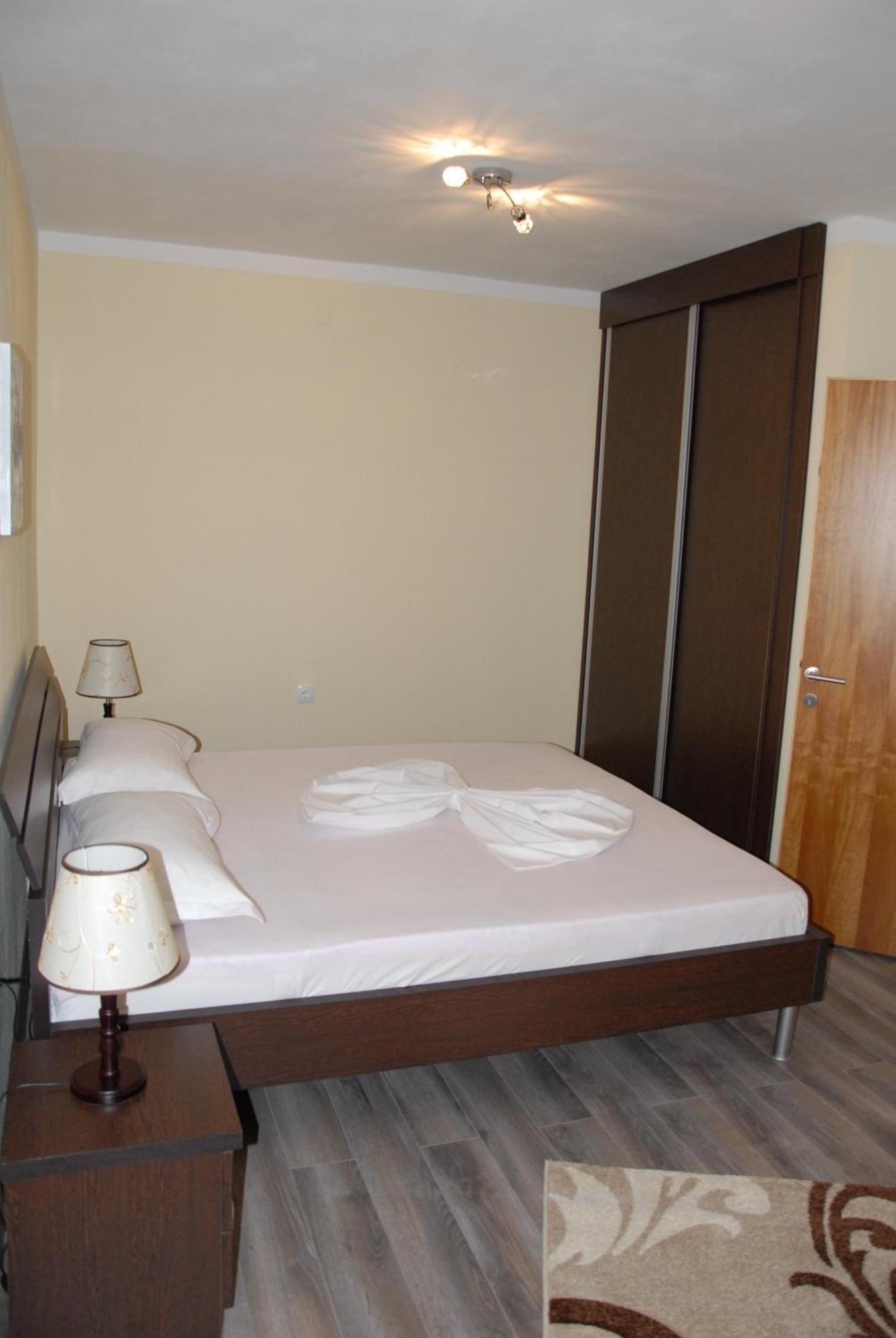 Guest House Evropa 2 Ulcinj Buitenkant foto