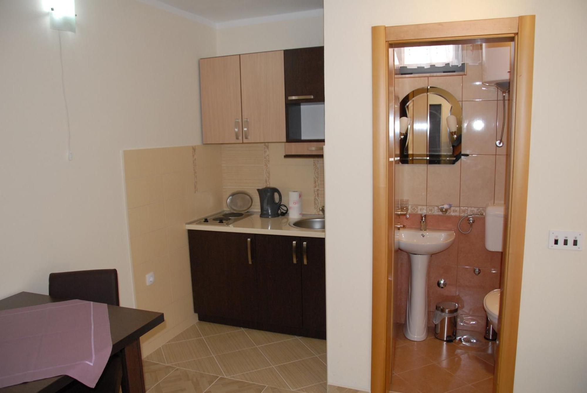 Guest House Evropa 2 Ulcinj Buitenkant foto