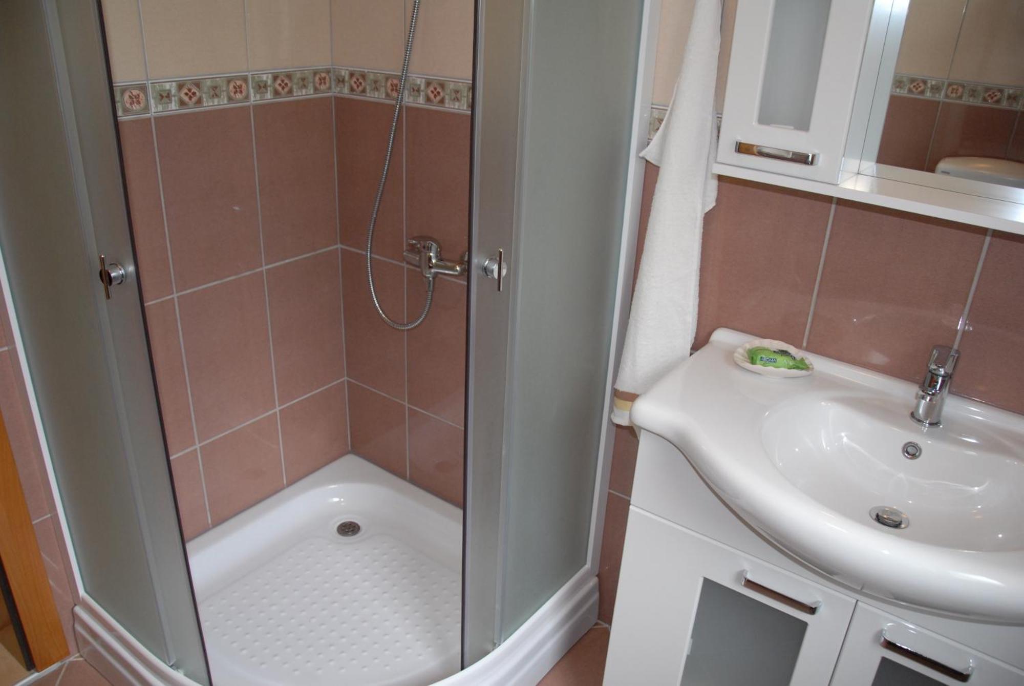 Guest House Evropa 2 Ulcinj Buitenkant foto