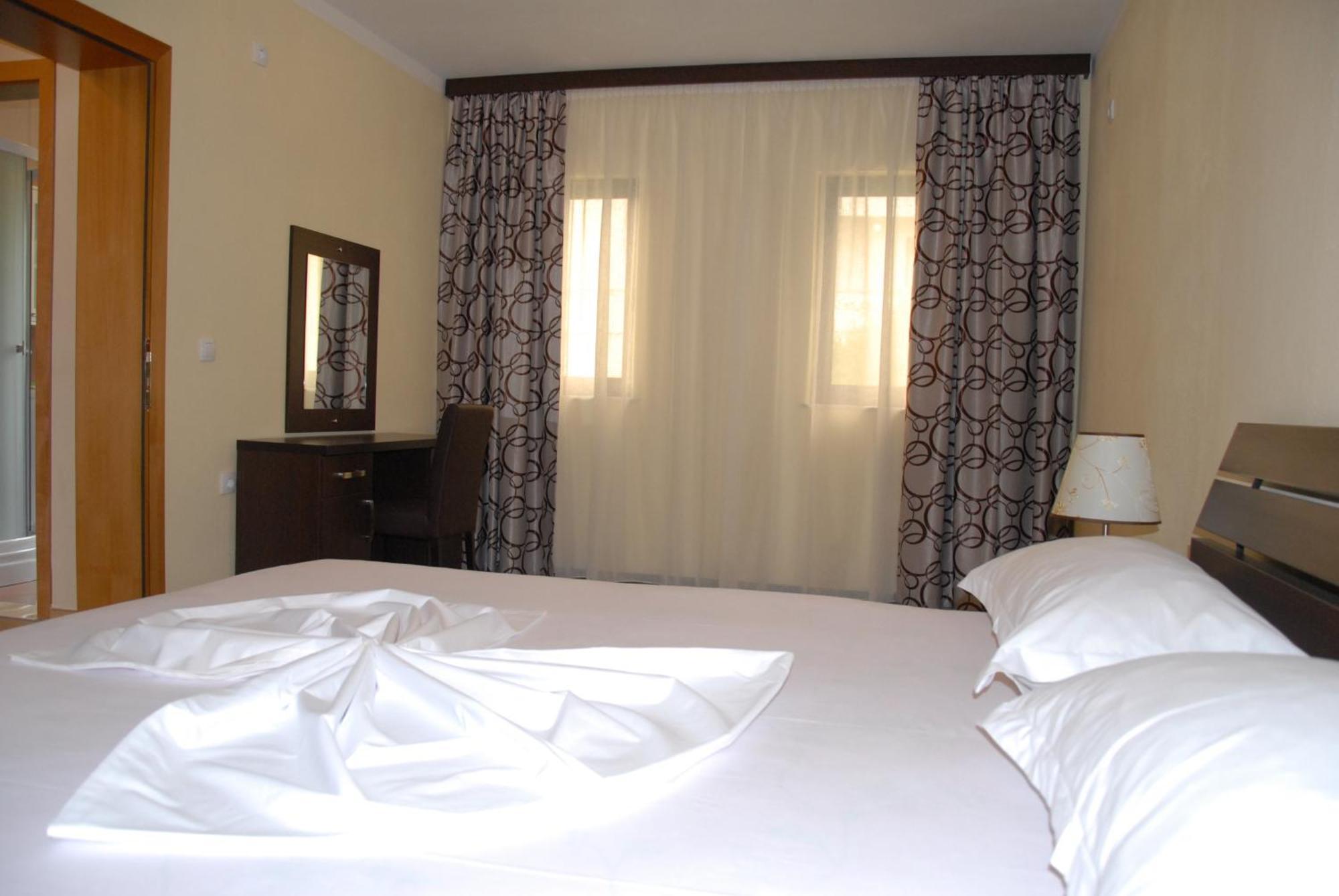 Guest House Evropa 2 Ulcinj Buitenkant foto