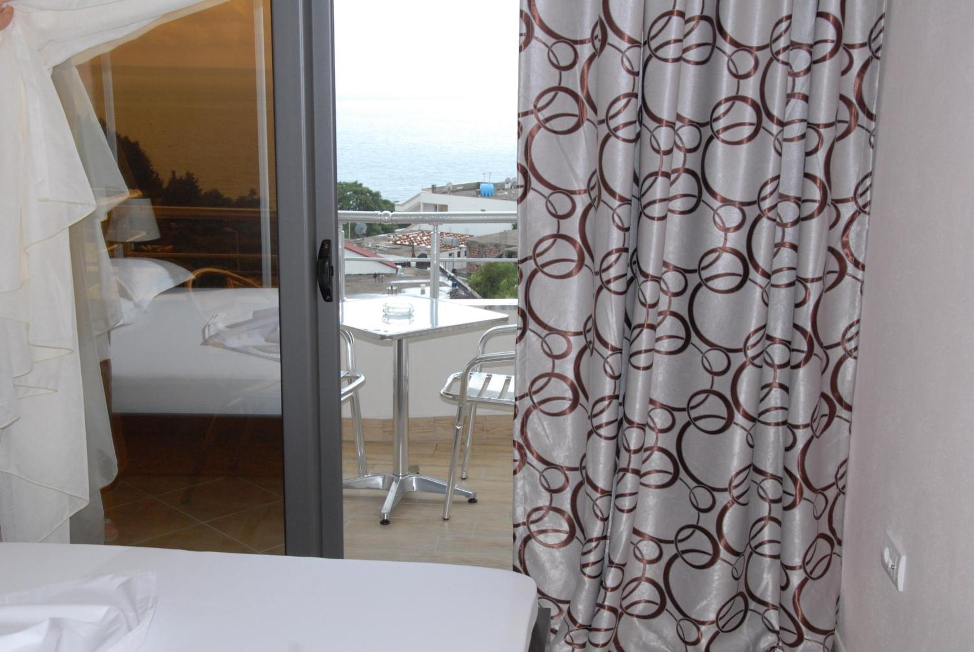 Guest House Evropa 2 Ulcinj Buitenkant foto