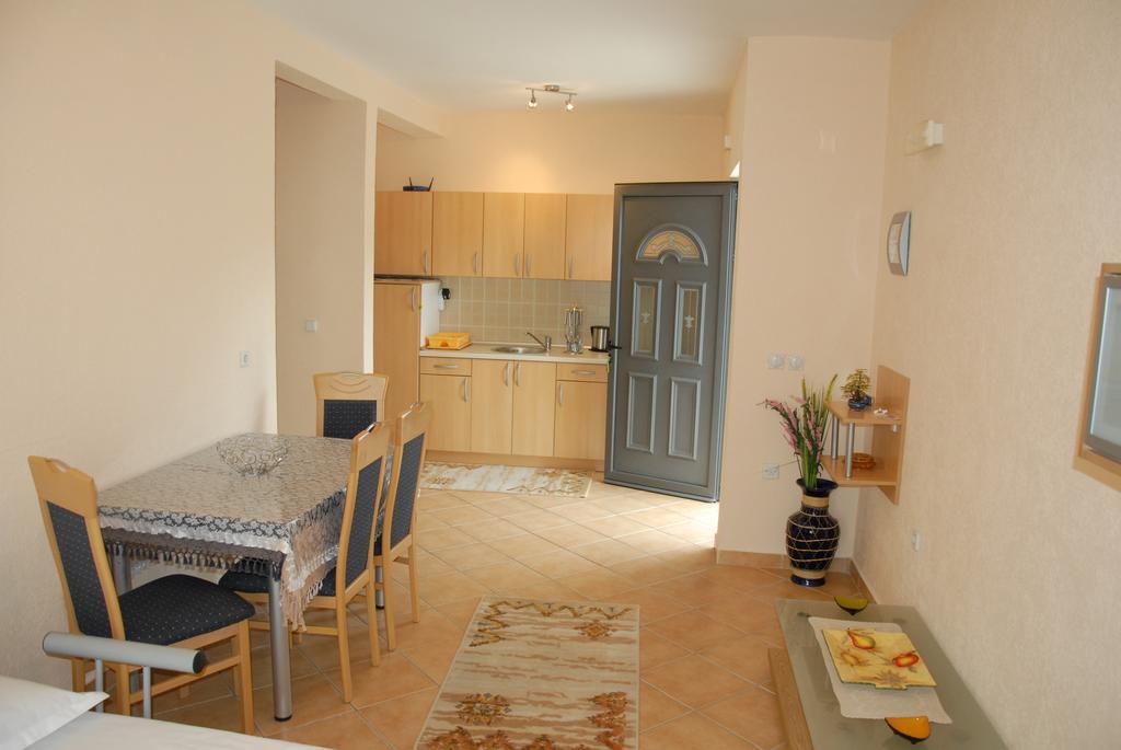 Guest House Evropa 2 Ulcinj Kamer foto