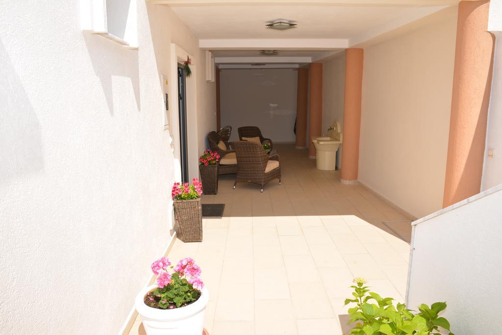 Guest House Evropa 2 Ulcinj Buitenkant foto