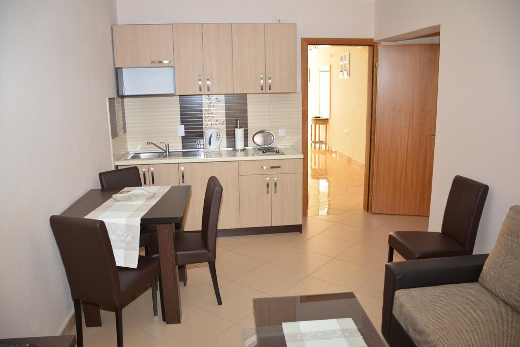 Guest House Evropa 2 Ulcinj Buitenkant foto