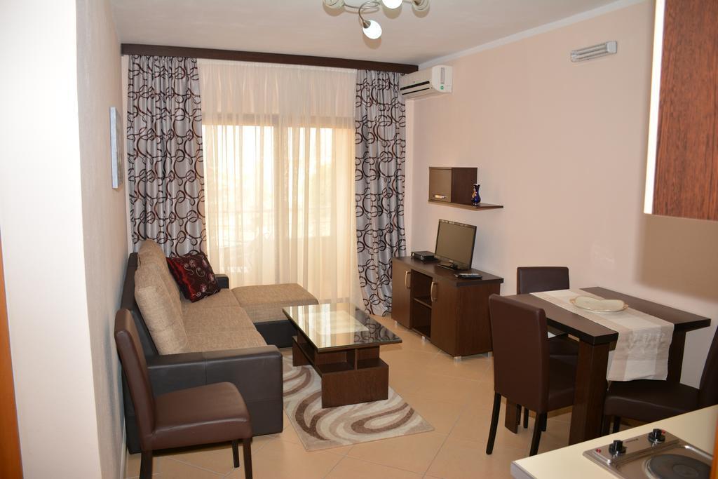 Guest House Evropa 2 Ulcinj Buitenkant foto